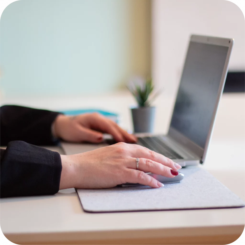 Alice Sautron, Assistante Administrative à Reims