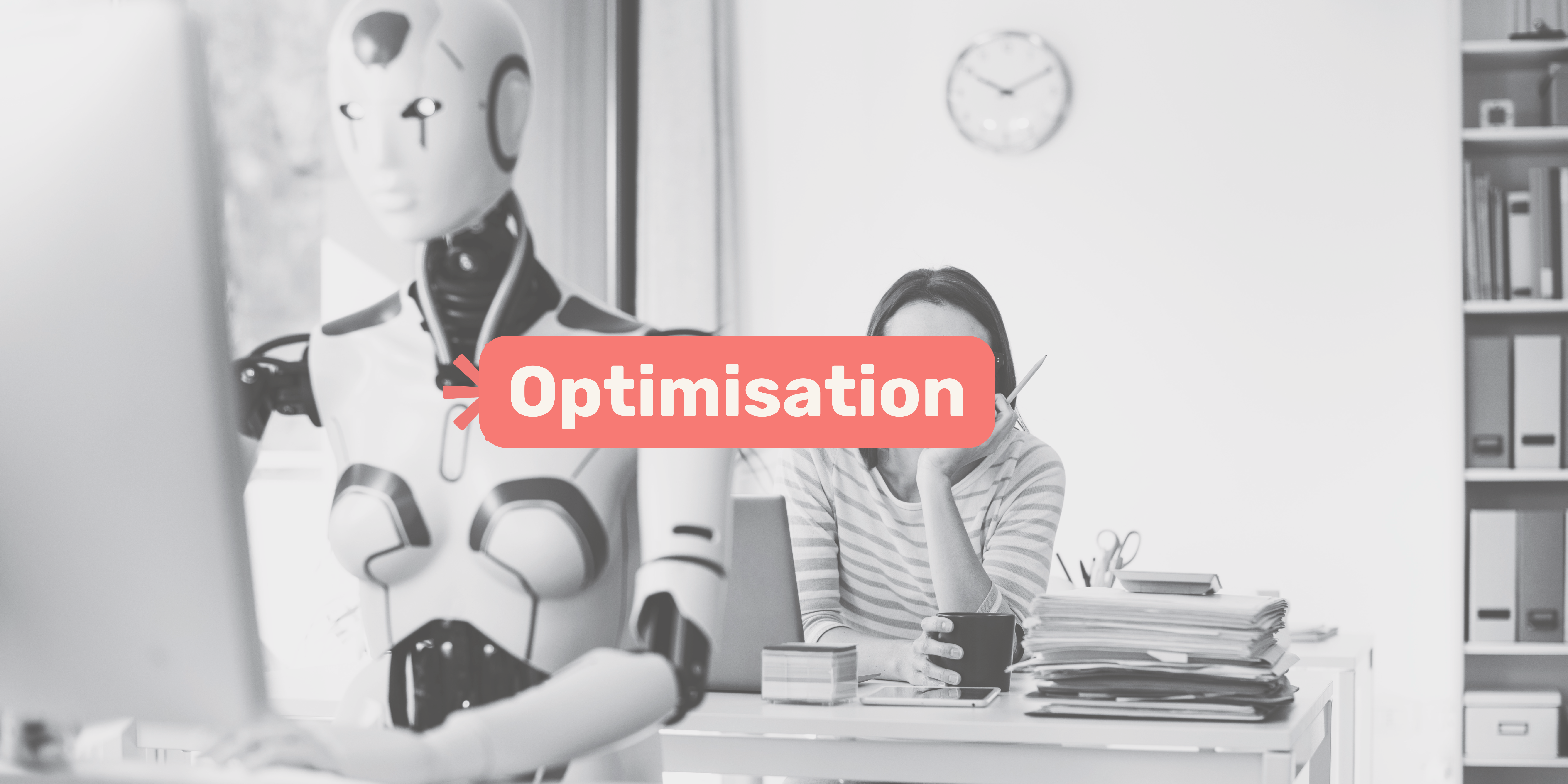 Poste de travail moderne illustrant l'automatisation des tâches administratives et l'optimisation des processus d'entreprise.